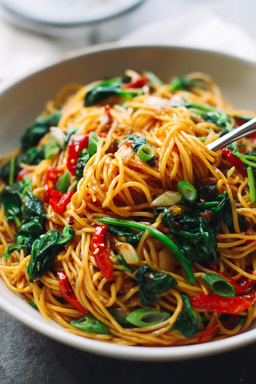 Vegan Garlic Noodles | Easy Vegan Dinner Recipes
