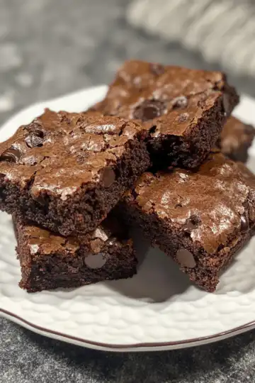 Fudgy Chewy Browkies Brookies taken with iphone 15 pro max --iw 2 --ar 4:5 --v 6.1 --raw