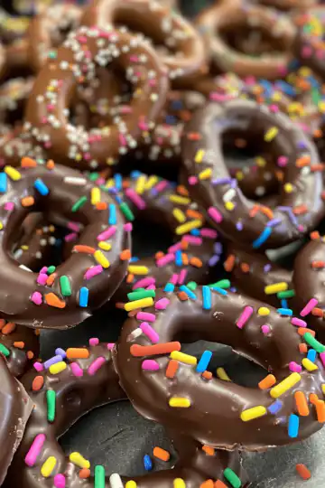Best Chocolate Covered Pretzels taken with iphone 15 pro max --iw 2 --ar 4:5 --v 6.0 --raw