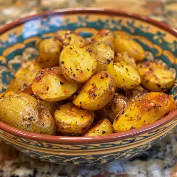 Mexican Street Potatoes taken with iphone 15 pro max --iw 2 --ar 4:5 --v 6.0 --raw