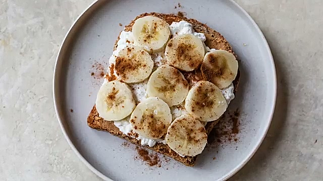 Side view of spicy cottage cheese toast ready to serve