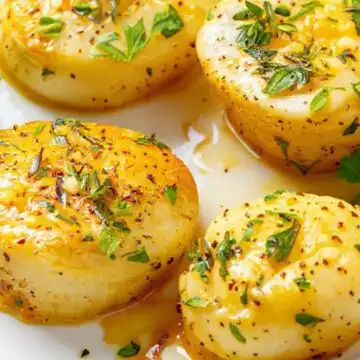 Pan-Seared Scallops with Garlic Butter