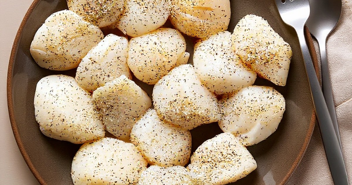 Pan-Seared Scallops with Garlic Butter